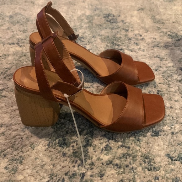 NWT UNIVERSAL THREAD heels - Picture 5 of 8